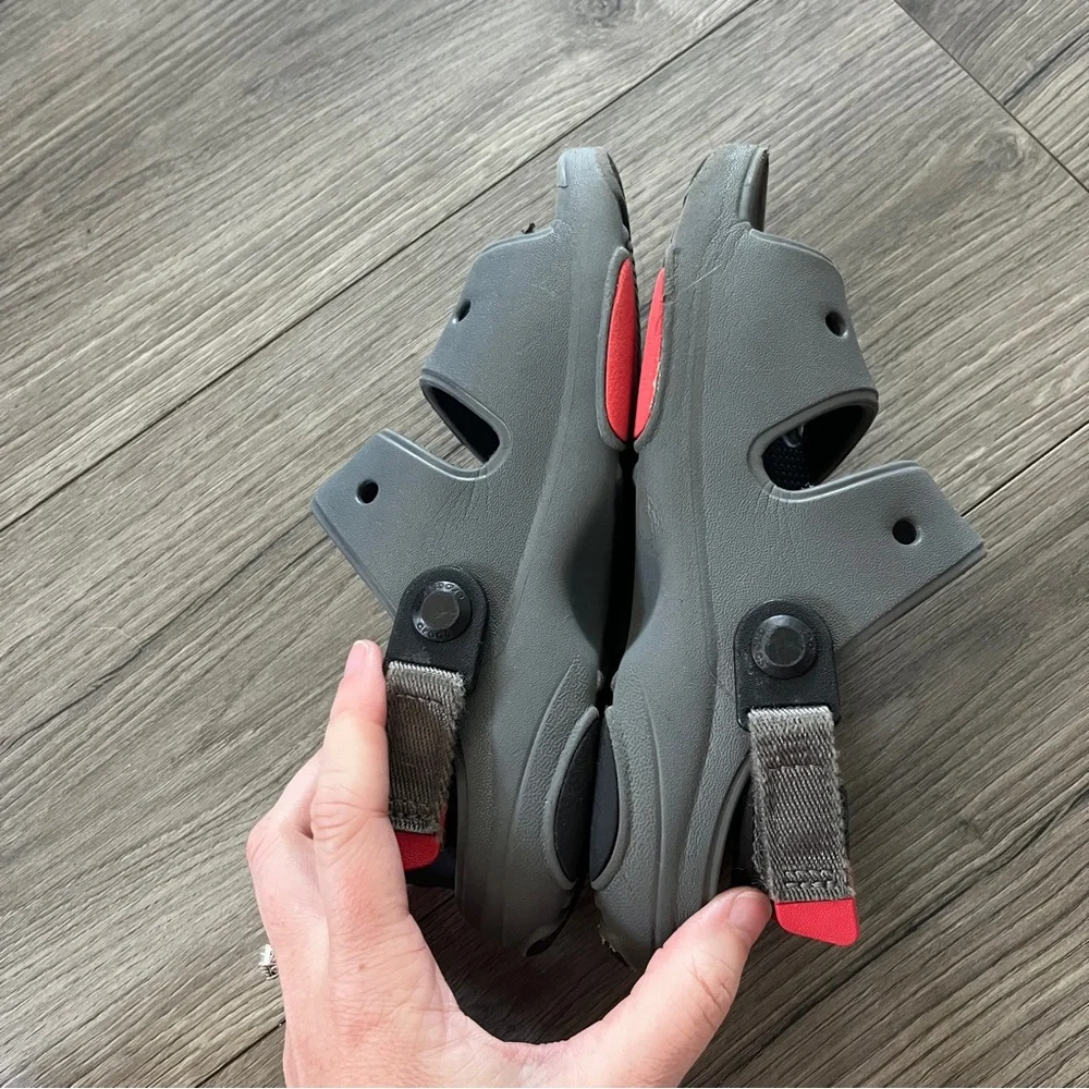 CROCS comfortable stylish